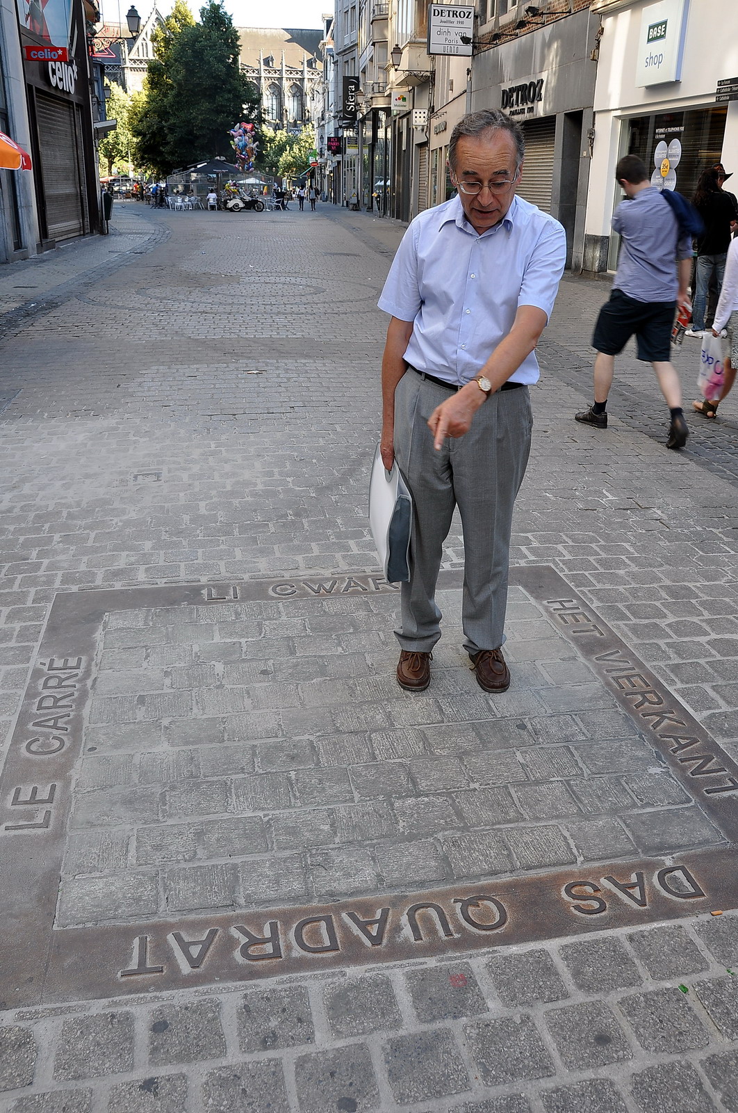Christian Roy perdu au centre d'un cadrat liégois